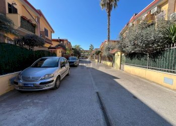 Edificio all\'aperto - Villa a Schiera via Fausto Coppi
 
37, Orta di Atella - foto 4