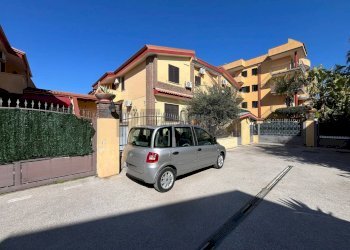 Edificio all\'aperto - Villa a Schiera via Fausto Coppi
 
37, Orta di Atella - foto 5