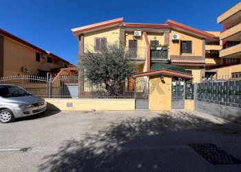 Edificio all\'aperto - Villa a Schiera via Fausto Coppi
 
37, Orta di Atella - foto 6