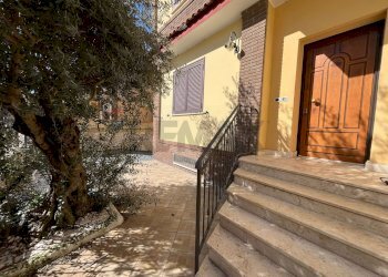 Casa all\'aperto - Villa a Schiera via Fausto Coppi
 
37, Orta di Atella - foto 8