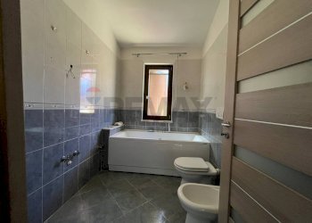 Bagno - Villa a Schiera via Fausto Coppi
 
37, Orta di Atella - foto 27