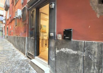 Edificio all\'aperto - One-room apartment Via Francesco Del Giudice
 
3, Napoli - photo 3