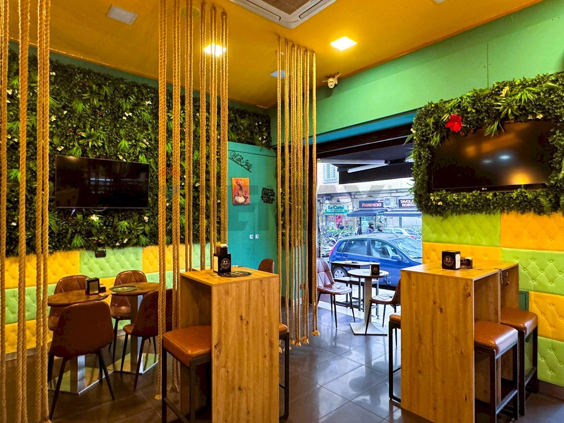 Sala da pranzo - Attività Commerciale via S. Giacomo dei Capri
 
4/6, Napoli - foto 1