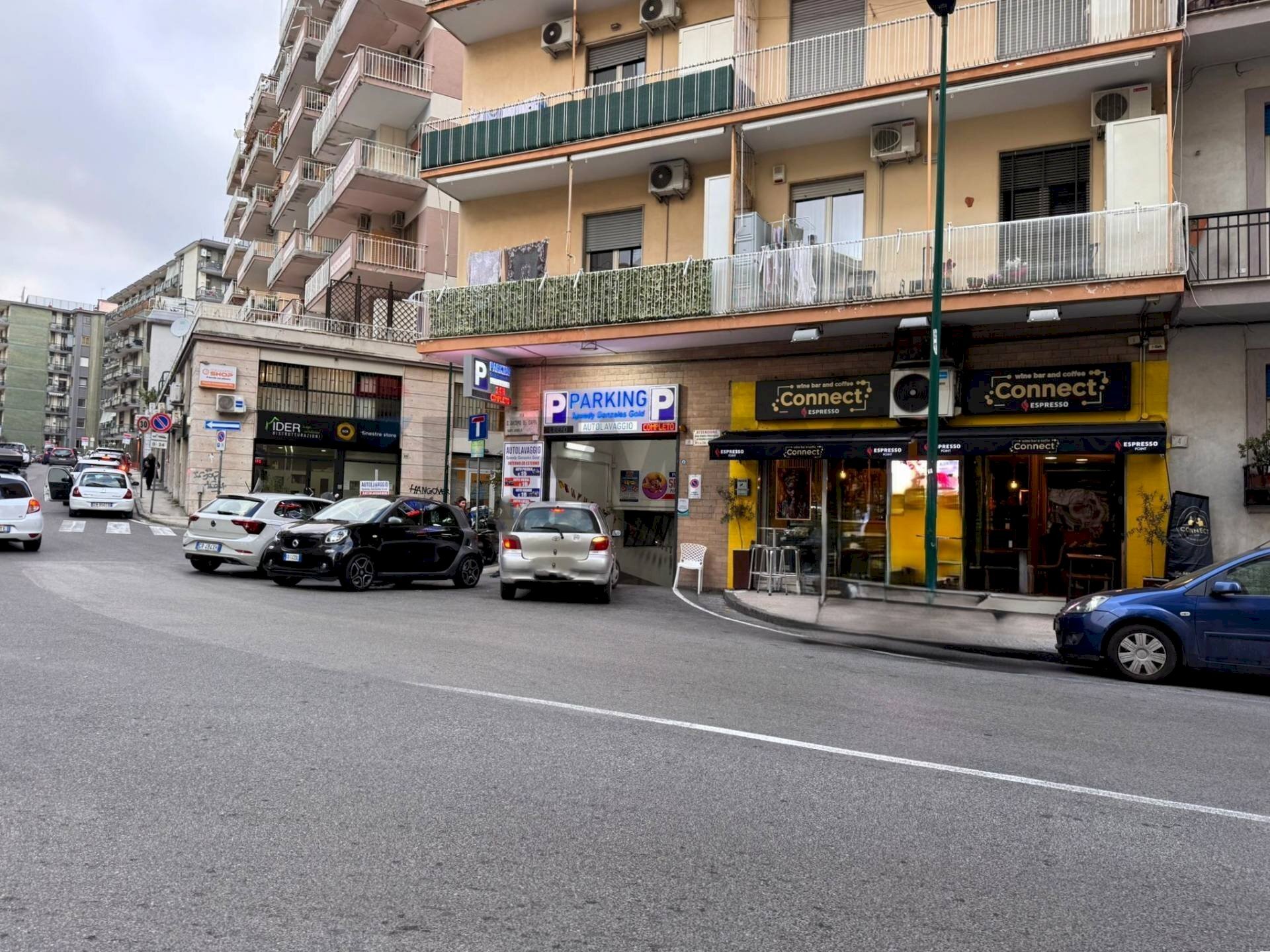 Edificio all\'aperto - Attività Commerciale via S. Giacomo dei Capri
 
4/6, Napoli - foto 3