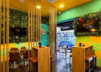 Sala da pranzo - Attività Commerciale via S. Giacomo dei Capri
4/6, Napoli - foto 1