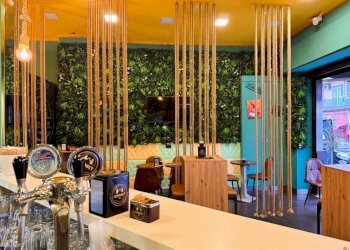 Sala da pranzo - Attività Commerciale via S. Giacomo dei Capri
4/6, Napoli - foto 10