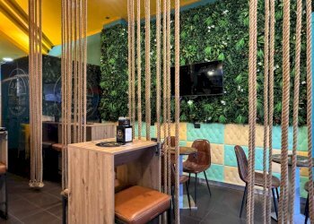 Terrazza - Attività Commerciale via S. Giacomo dei Capri
4/6, Napoli - foto 19