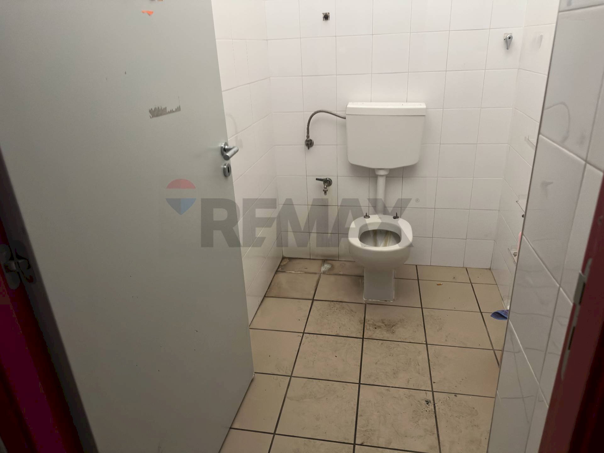 Bagno - Locale Commerciale Via Napoli
 
241, Arzano - planimetria 1