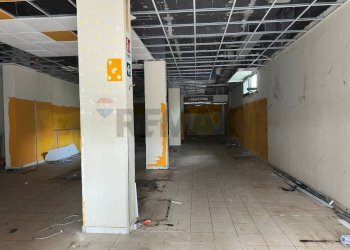 Parcheggio - Locale Commerciale Via Napoli
 
241, Arzano - foto 6