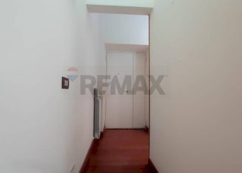 Hall / corridoio - Three-room apartment Via Giuseppe Mazzini
 
30, Pozzuoli - photo 2