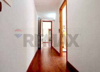 Hall / corridoio - Three-room apartment Via Giuseppe Mazzini
 
30, Pozzuoli - photo 3