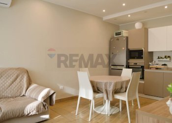 Sala da pranzo - Villa Bifamiliare Via Nicola Nicolini
 
68, Napoli - foto 7