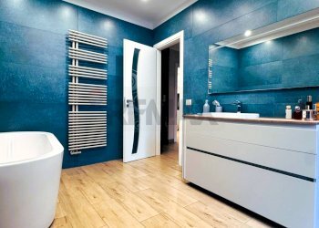 Bagno - Villa Bifamiliare Via Nicola Nicolini
 
68, Napoli - foto 18