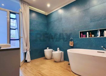 Bagno - Villa Bifamiliare Via Nicola Nicolini
 
68, Napoli - foto 23