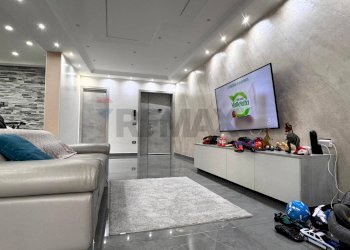 Soggiorno - Appartamento Via Nicola Nicolini
 
68, Napoli - foto 6