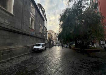 Edificio all\'aperto - Trilocale Via Santa Maria La Nova
 
32, Napoli - foto 5