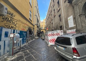 Edificio all\'aperto - Trilocale Via Santa Maria La Nova
 
32, Napoli - foto 6