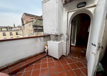 Terrazza - Trilocale Via Santa Maria La Nova
 
32, Napoli - foto 20