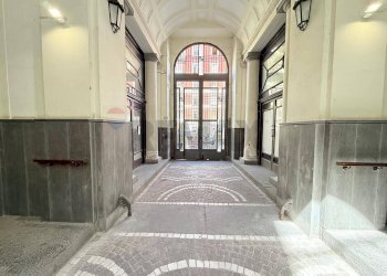 Ricezione / Lobby - Trilocale Via Giordano Bruno
 
163, Napoli - foto 3