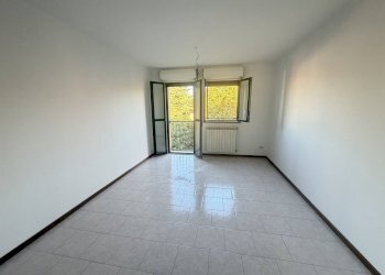 Foto 3 - Trilocale via Volta
 
49, Rho - foto 3