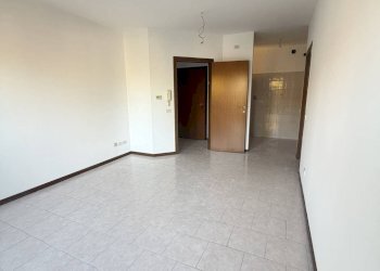 Foto 5 - Trilocale via Volta
 
49, Rho - foto 5