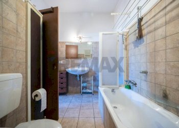 Bagno - Bilocale piazza tarquinio luppi
 
4, Sala Baganza - foto 8