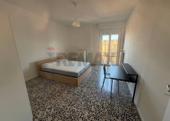 Camera / camera da letto - Three-room apartment via Capelluti
 
17, Parma - photo 13