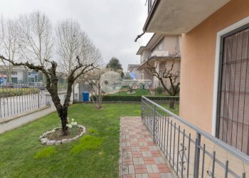 Foto 24 - Trilocale Via Fratelli Cervi
 
26, Ghedi - foto 24