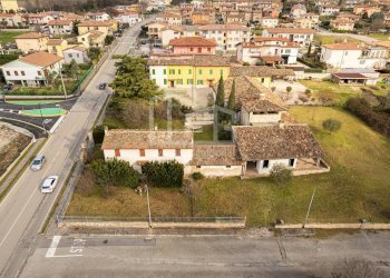 Foto 2 - Villa via Croce Bianca
 
63, Cavriana - photo 2