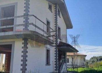 Edificio all\'aperto - Villa Minturno - foto 5