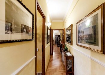 Hall / corridoio - Three-room apartment Via Del Fosso Dell'acqua Mariana
 
117, Roma - photo 4