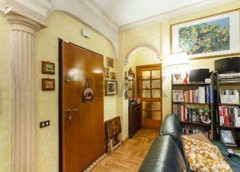 Hall / corridoio - Three-room apartment Via Del Fosso Dell'acqua Mariana
 
117, Roma - photo 6