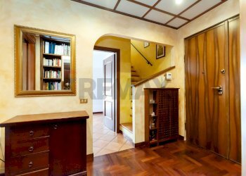 Hall / corridoio - Four-room apartment Via Serravalle Di Chienti
 
22, Roma - photo 8