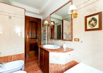 Bagno - Four-room apartment Via Serravalle Di Chienti
 
22, Roma - photo 18