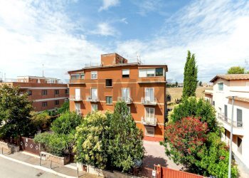 Edificio all\'aperto - Four-room apartment Via Serravalle Di Chienti
 
22, Roma - photo 19