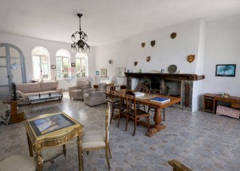 Sala da pranzo - Villa corso vittorio emanuele
 
8, Casamicciola Terme - photo 7