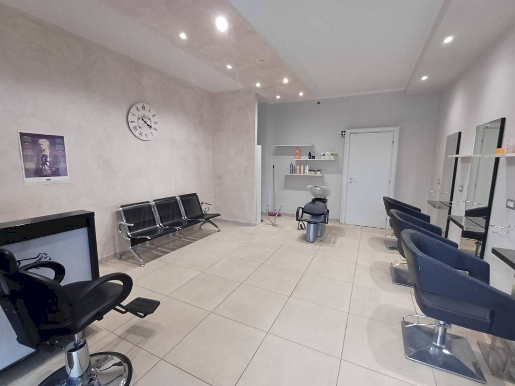 Interno non residenziale - Male - Female Hairdressers via Boves, Carpi - photo 2