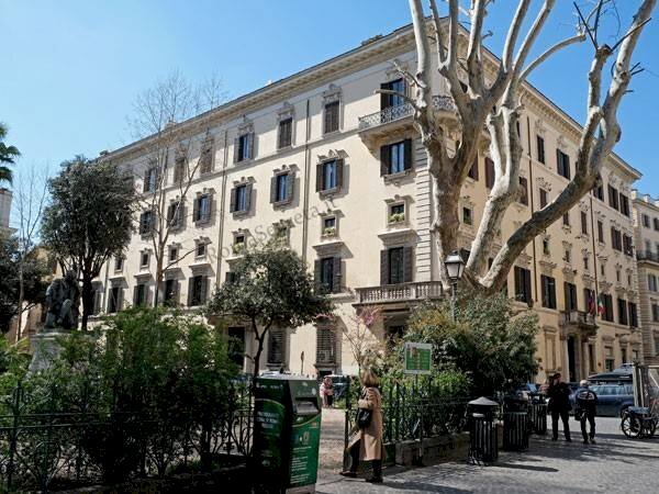 Facciata - Ufficio via Arenula, 35, Roma (zona Centro Storico) - foto 2