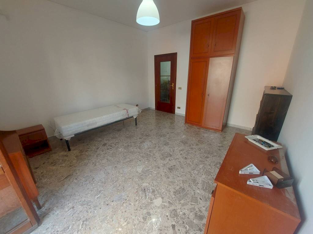 Camera da letto - Terreno non edificabile via Salento, 29, Taranto - foto 3