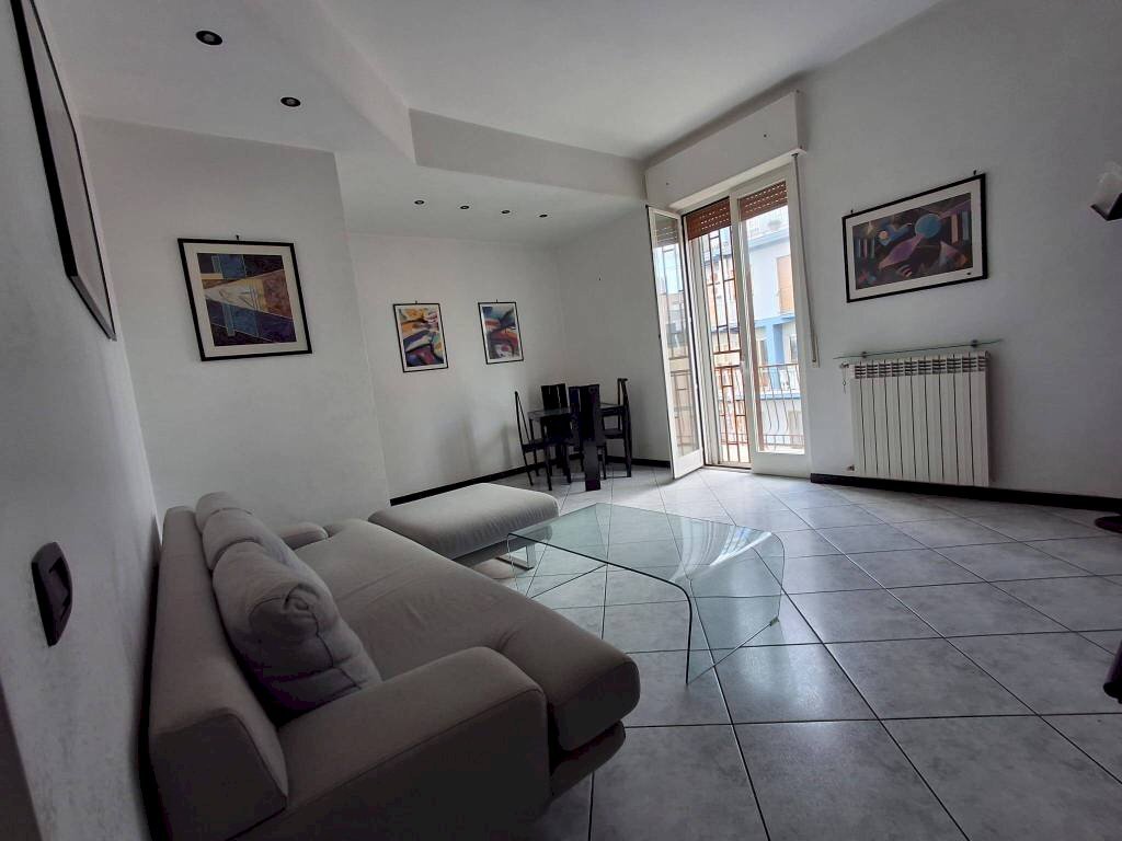 Salone - Two-room apartment Taranto - photo 3