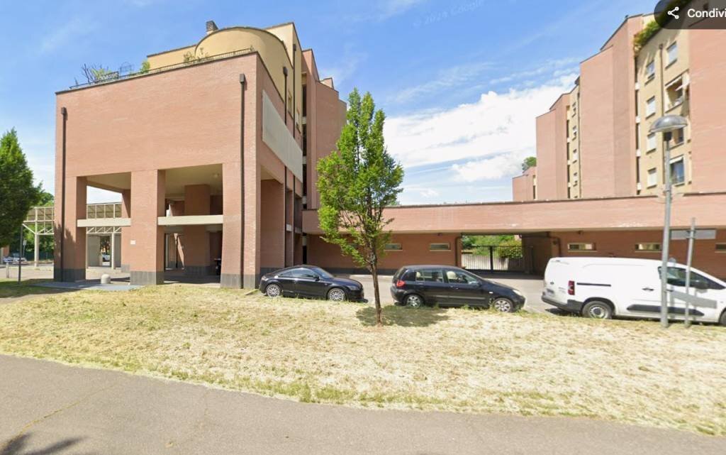 Zona - Box via Sante Vincenzi, 42, Bologna (zona Massarenti) - foto 1