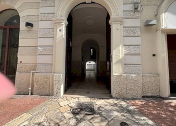 Interno palazzo - Box via Duca degli Abruzzi, 41, Taranto - photo 4