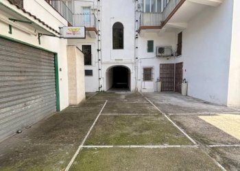 Cortile interno - Box via Duca degli Abruzzi, 41, Taranto - photo 9