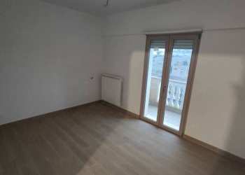 Camera da letto - Three-room apartment Lizzano - photo 12