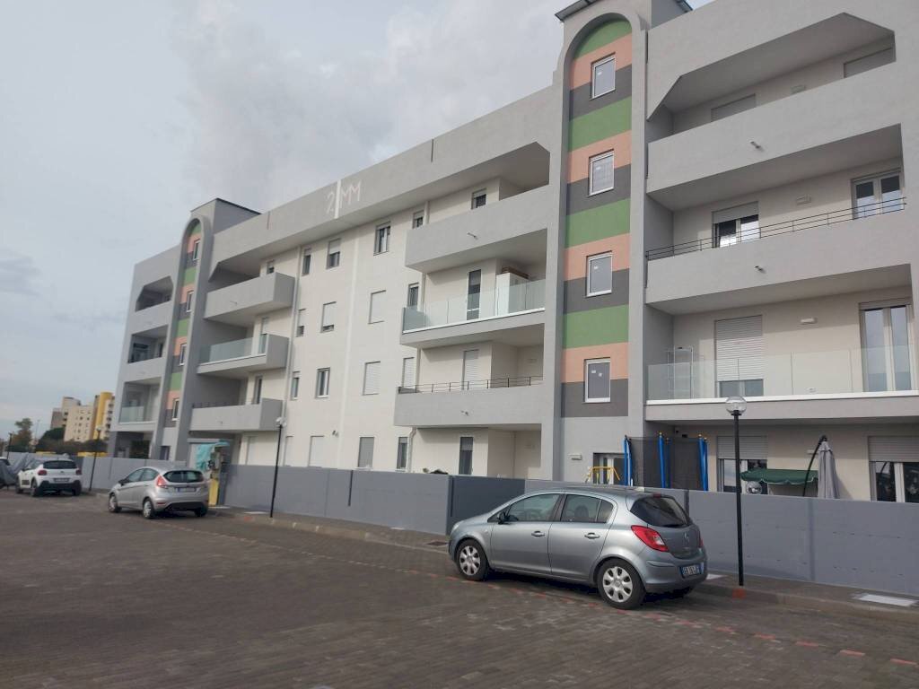 Facciata - Three-room apartment viale della Liberazione, 88, Taranto - photo 1