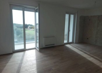 Sala da pranzo - Three-room apartment viale della Liberazione, 88, Taranto - photo 5