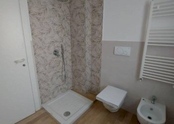 Bagno - Three-room apartment viale della Liberazione, 88, Taranto - photo 12