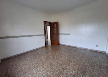 Camera da letto - Trilocale via Lago di Bolsena, Taranto - foto 6