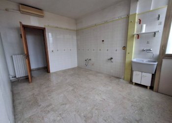 Cucina - Trilocale via Lago di Bolsena, Taranto - foto 16