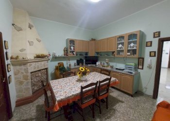 Sala da pranzo - Villa viale Unità d'Italia, Pulsano - foto 12